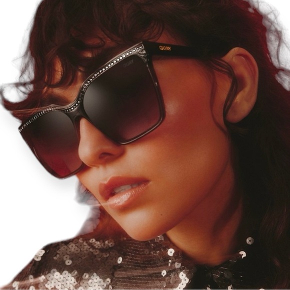 QUAY Level Up Bling Sunglasses Black Frame Black Gradient Lens Crystals New - Picture 3 of 14